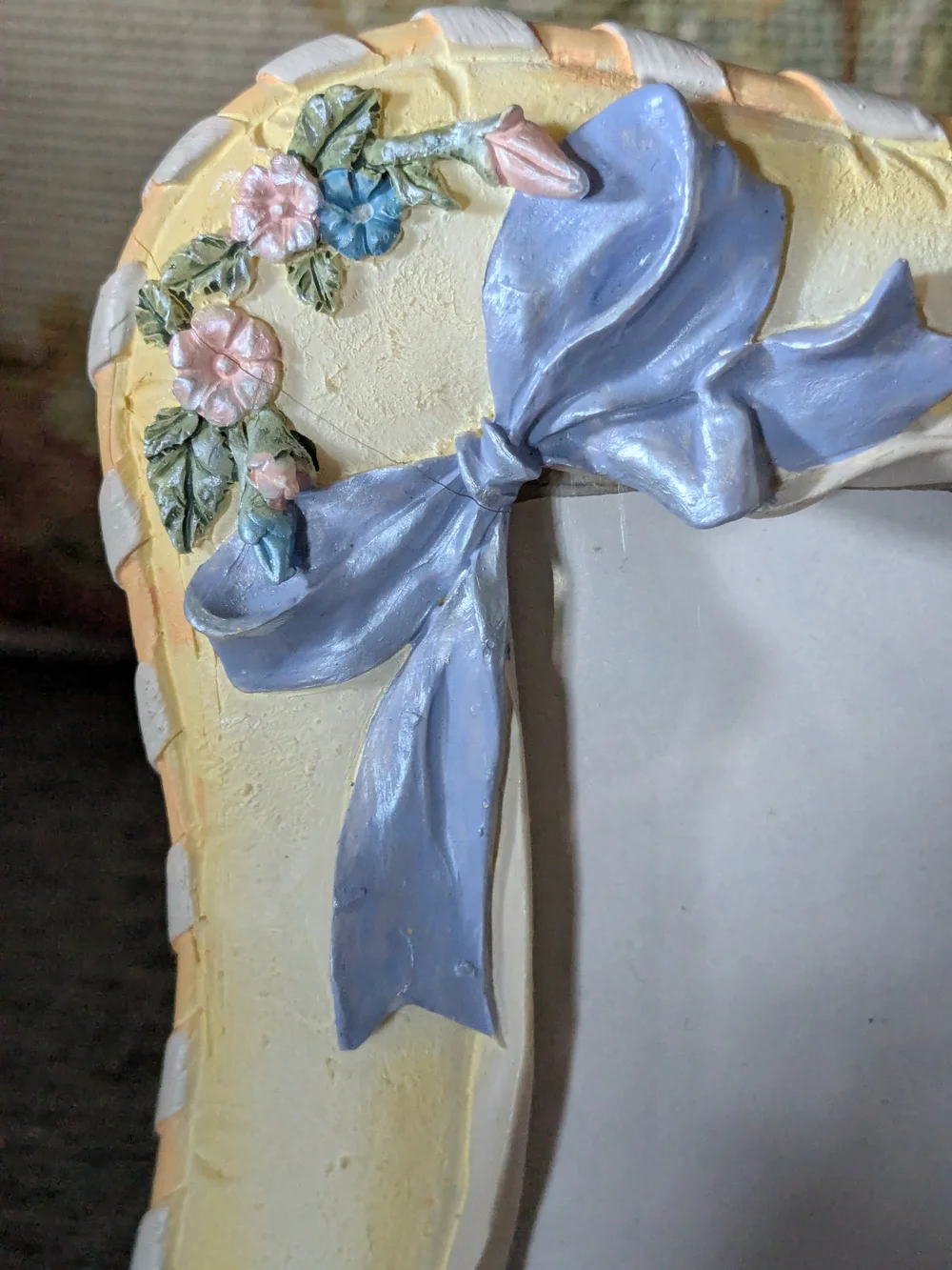 Decorative Vintage Floral Ribbon Picture Frame